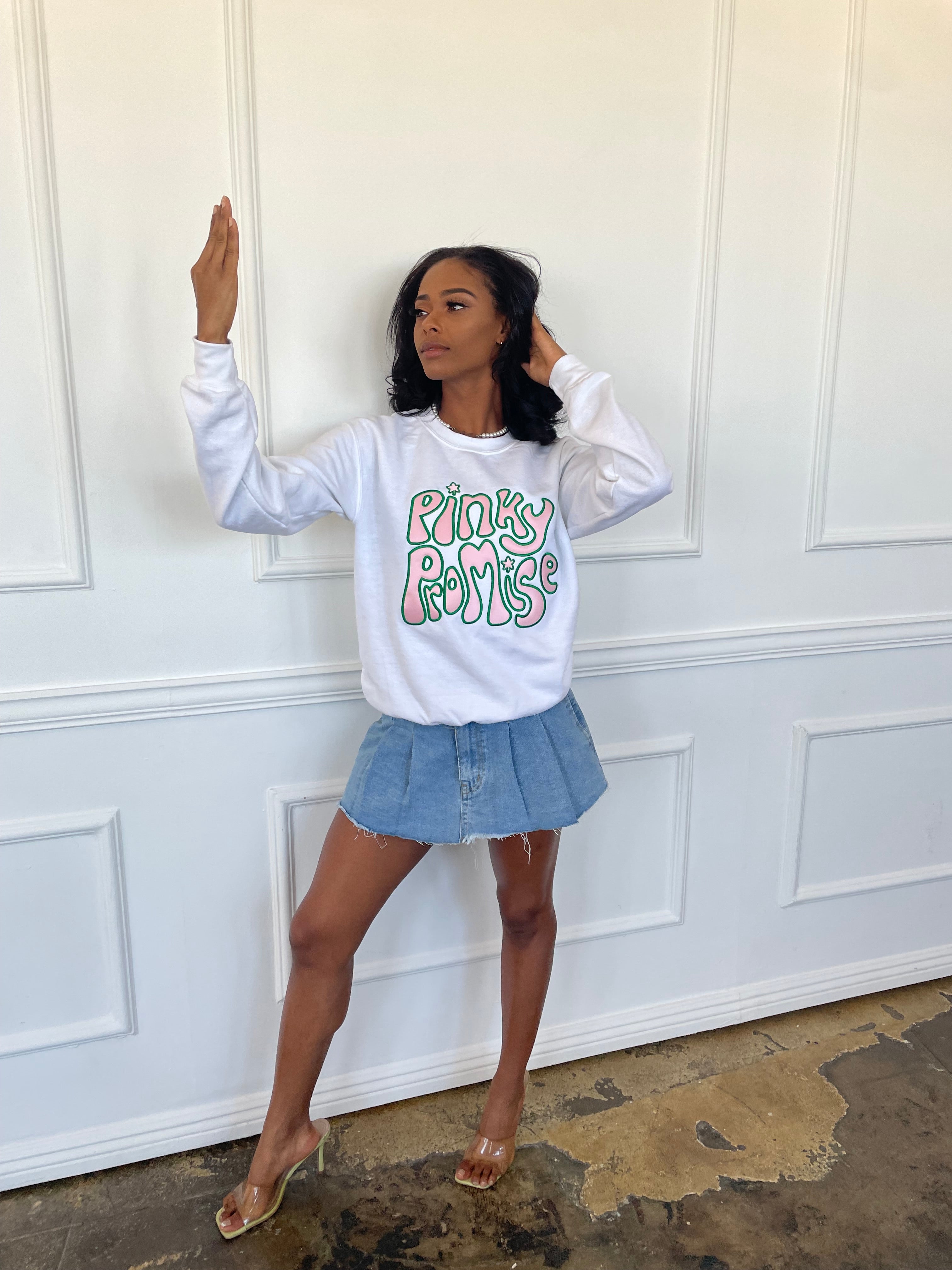 Pinky Promise Sweatshirt in White (Ships on 12/4)
