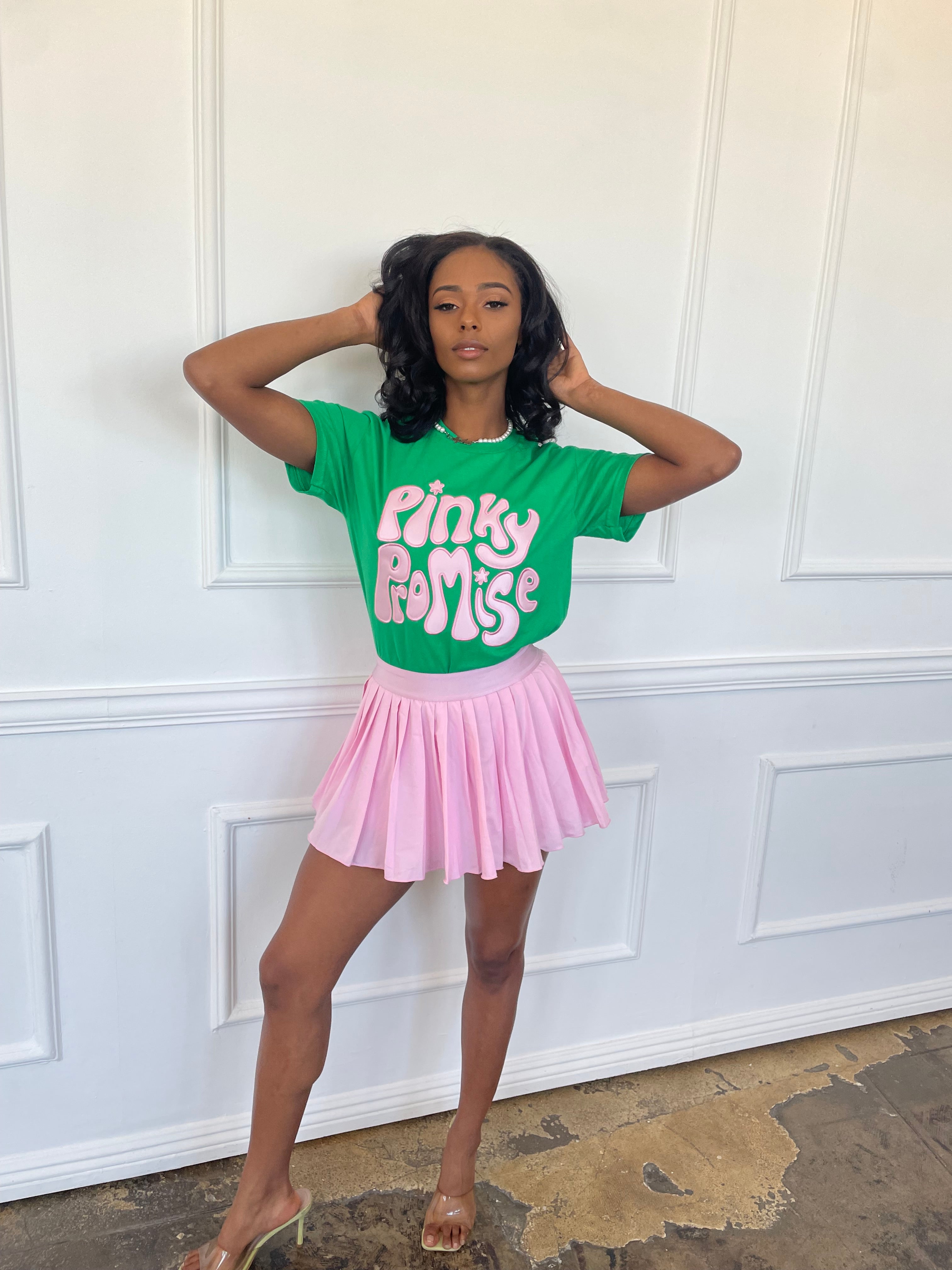 Pinky Promise Tee in Green (Ships on (4/24)