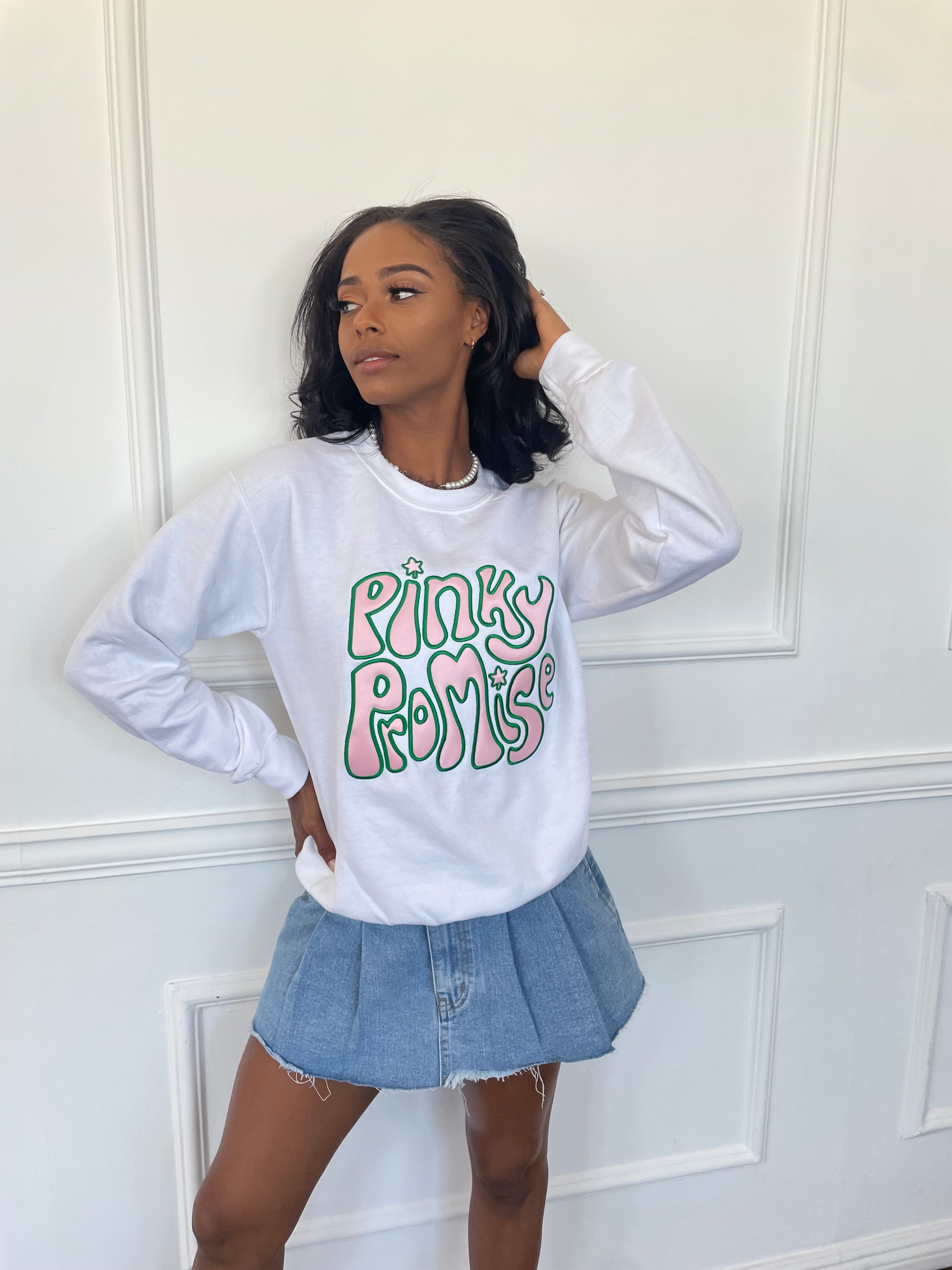 Pinky Promise Sweatshirt in White (Ships on 4/24)