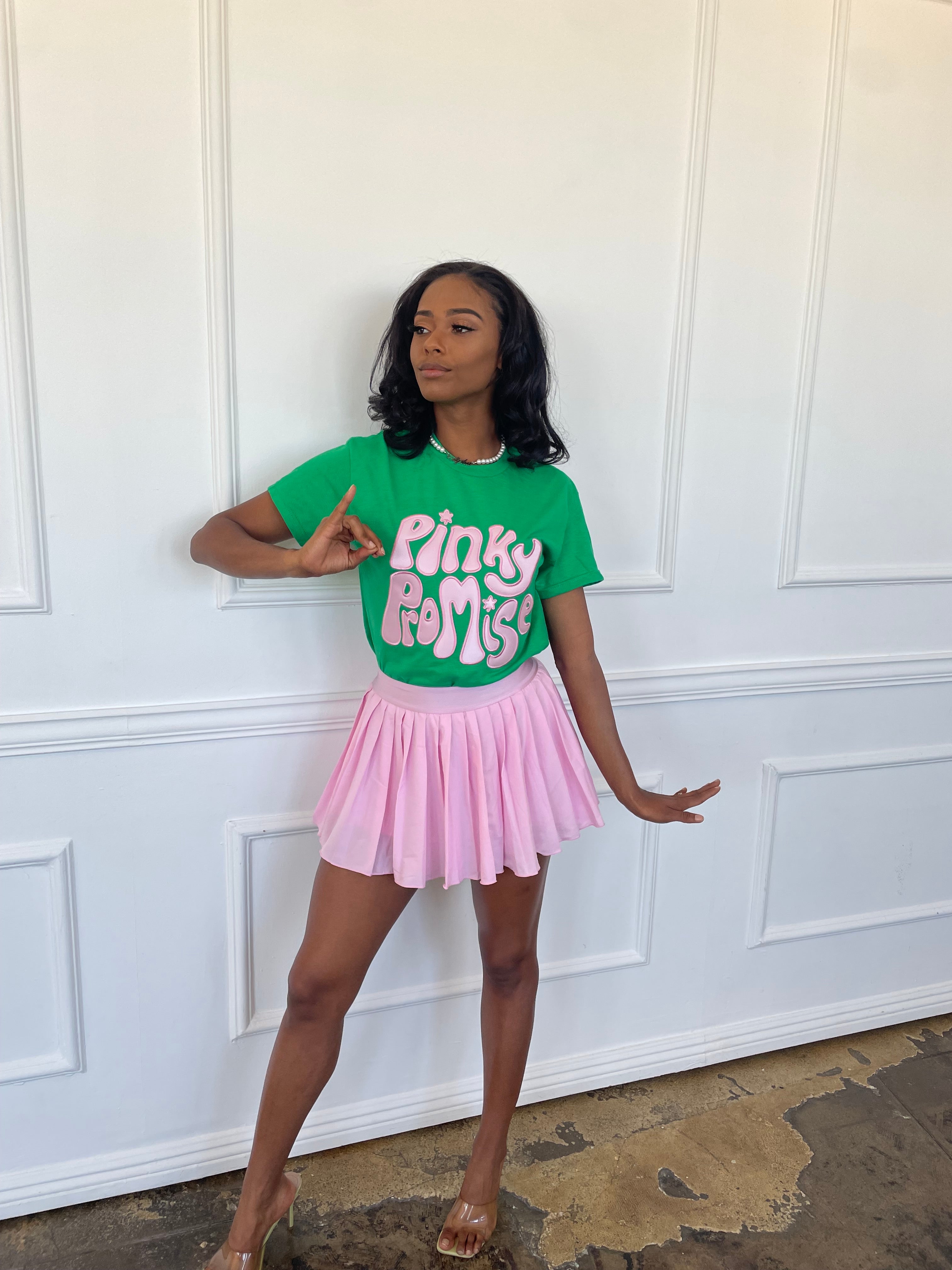 Pinky Promise Tee in Green (Ships on (4/24)