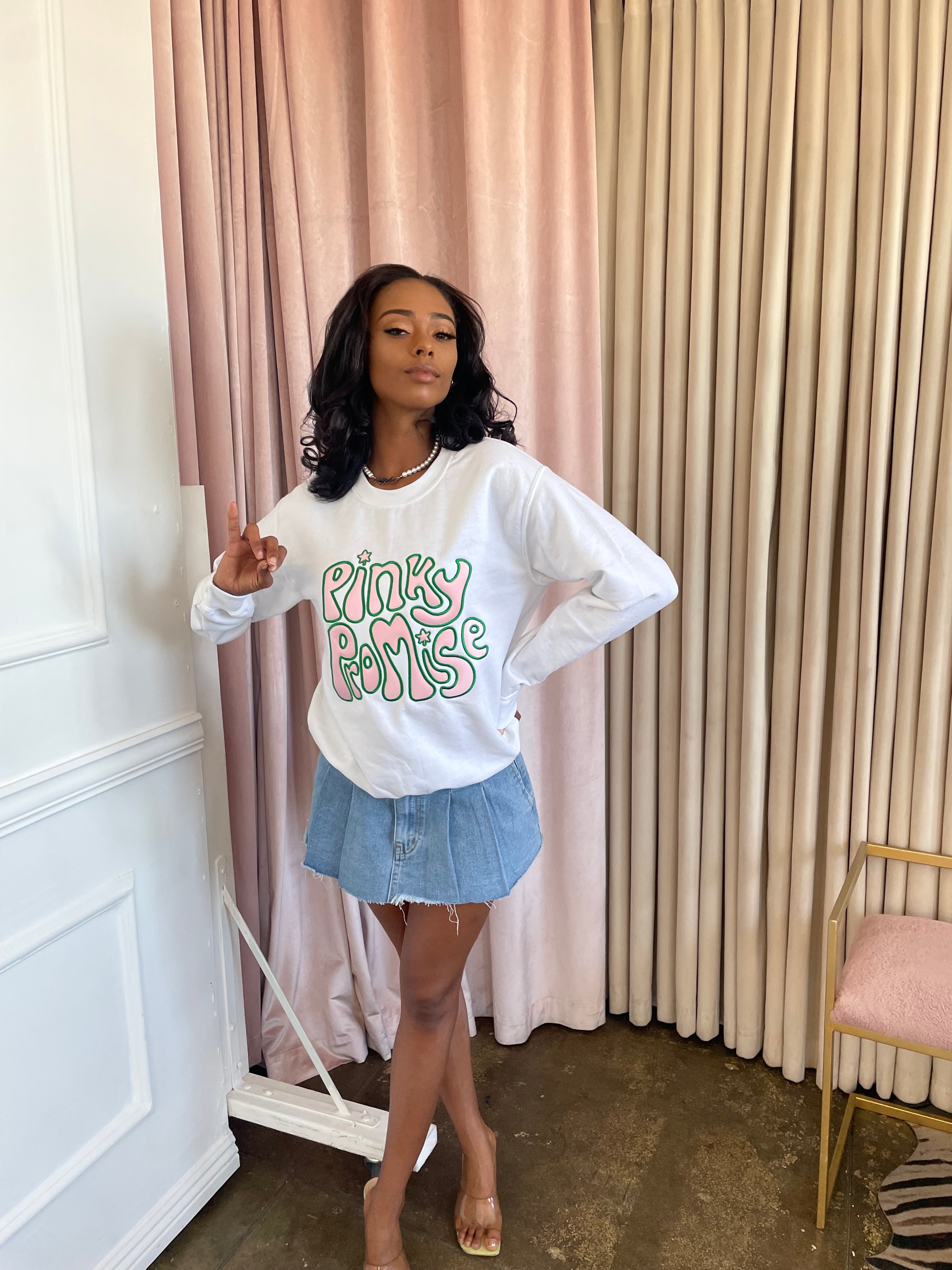 Pinky Promise Sweatshirt in White (Ships on 12/4)