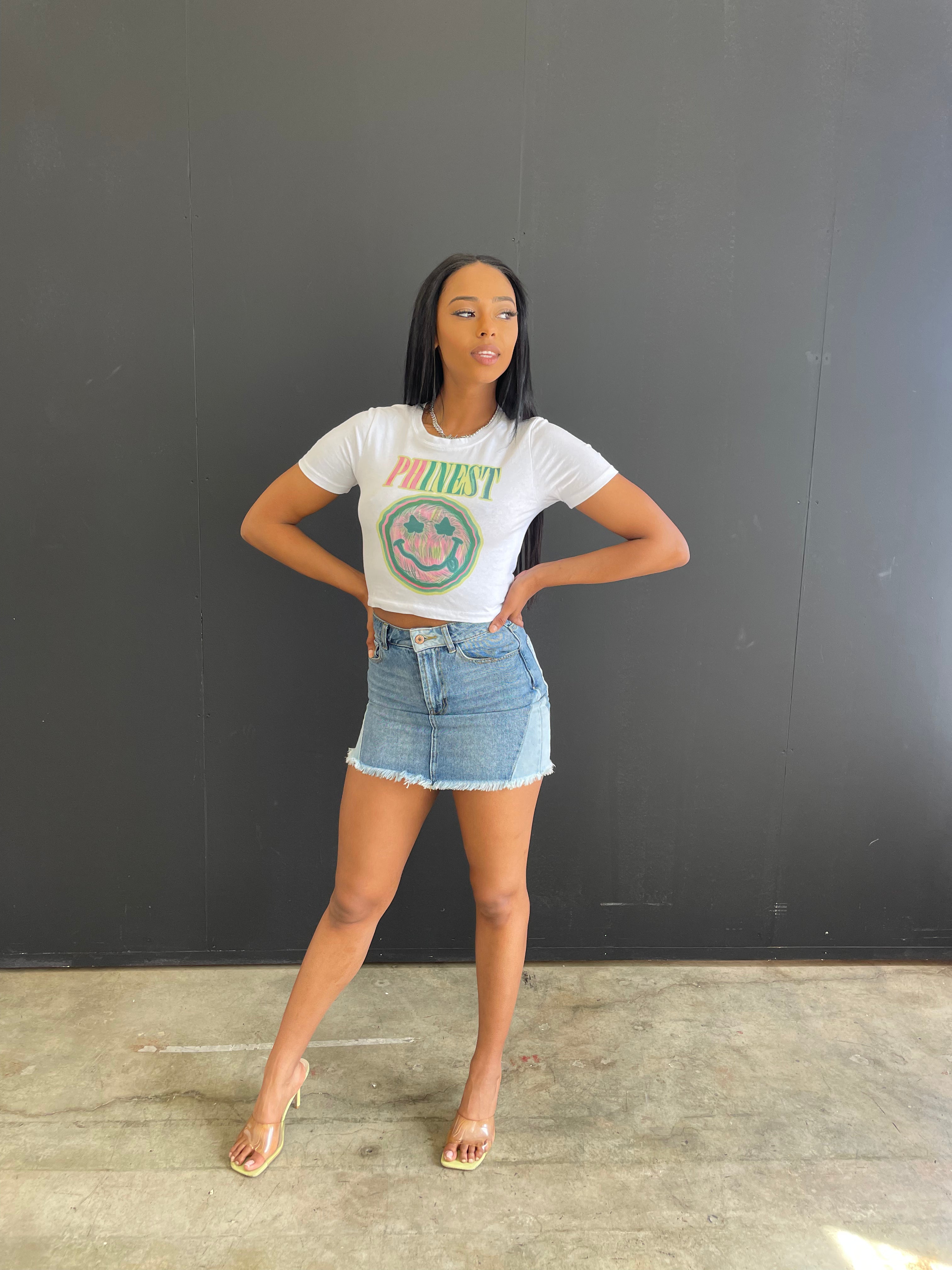 Phinest Smiley  Crop Tee