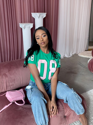 08 Tee in Kelly Green